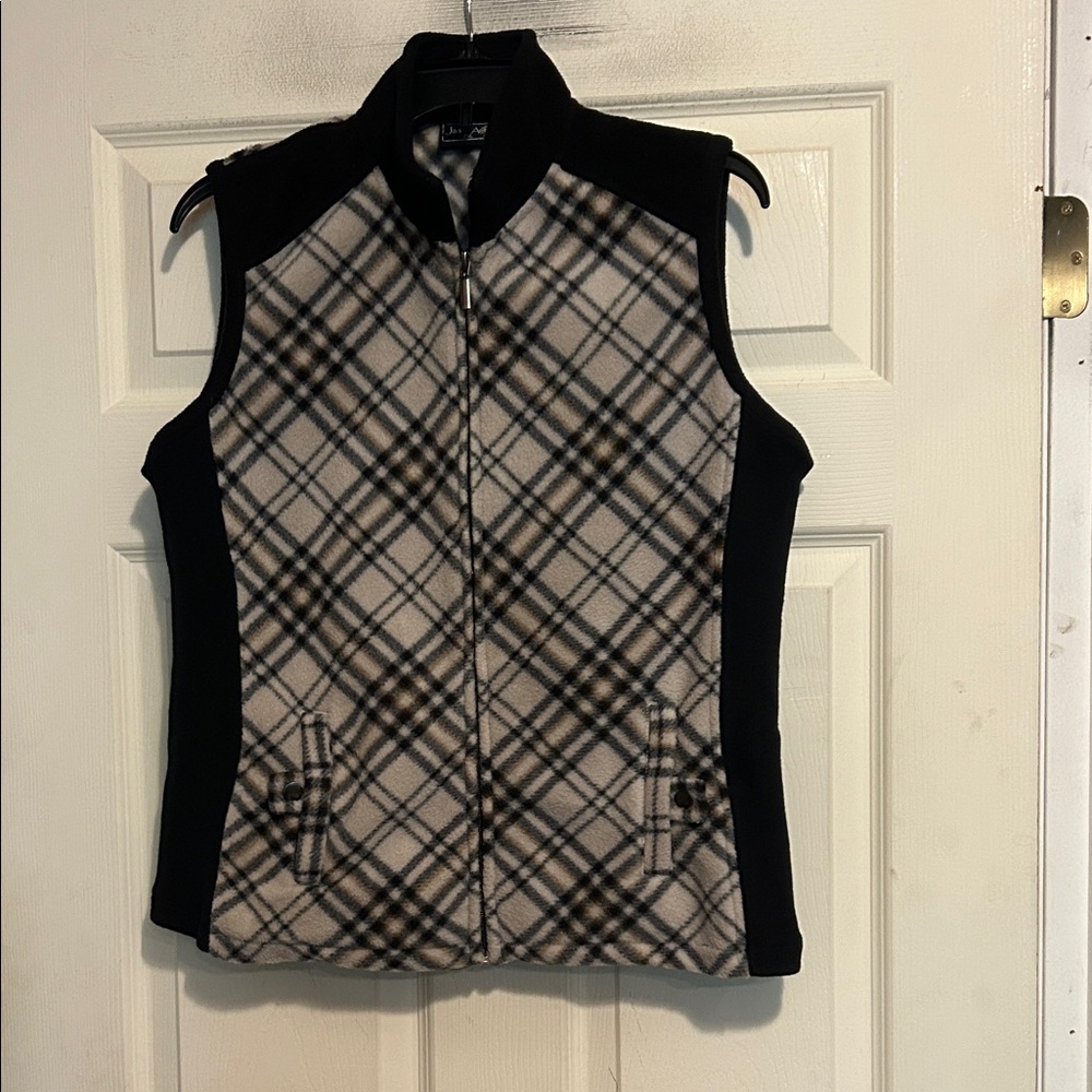 Jane Ashley Plaid Fleece Vest Size Petite XL Black Tan